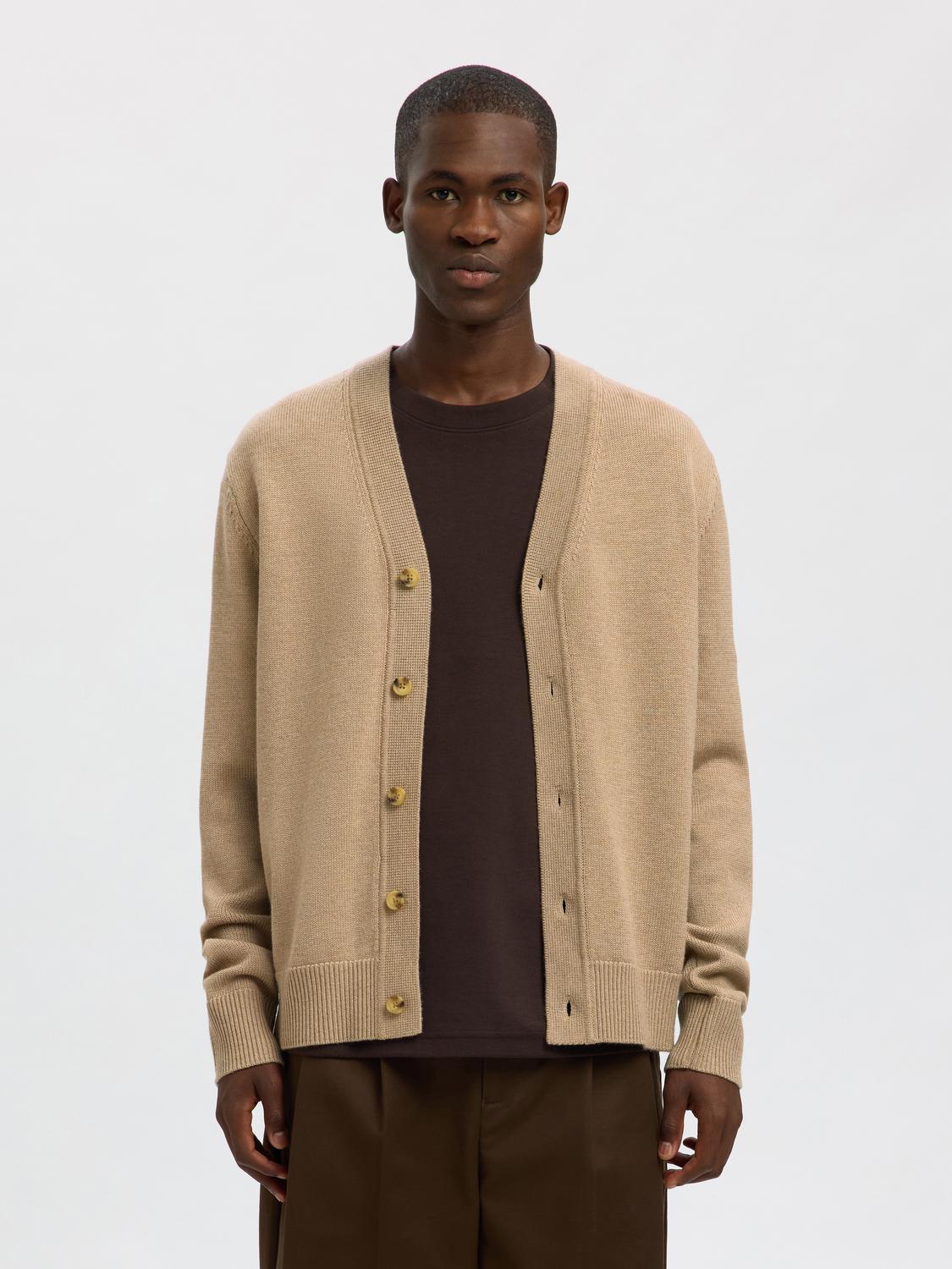 model_shot-front